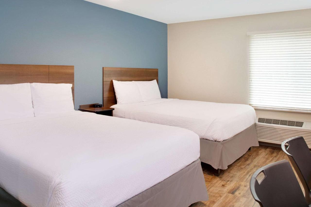 Hotel Woodspring Airport 2*
