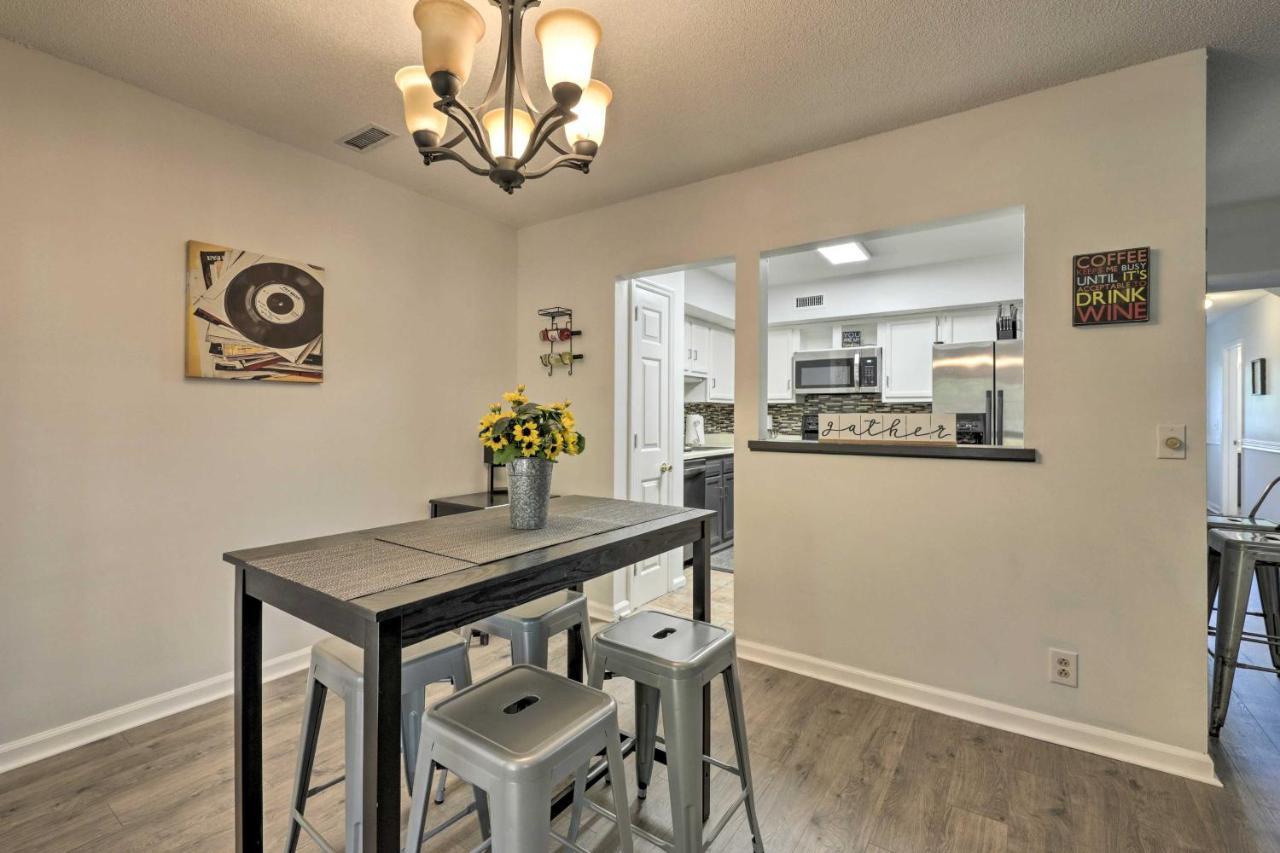 Modern Townhome Large Yard And Deck! Holiday home Nashville