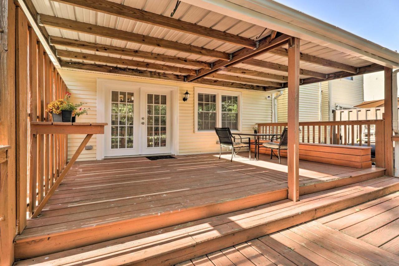 Modern Townhome Large Yard And Deck! Nashville