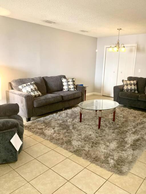 Classic 2-bedroom W/free Parking
