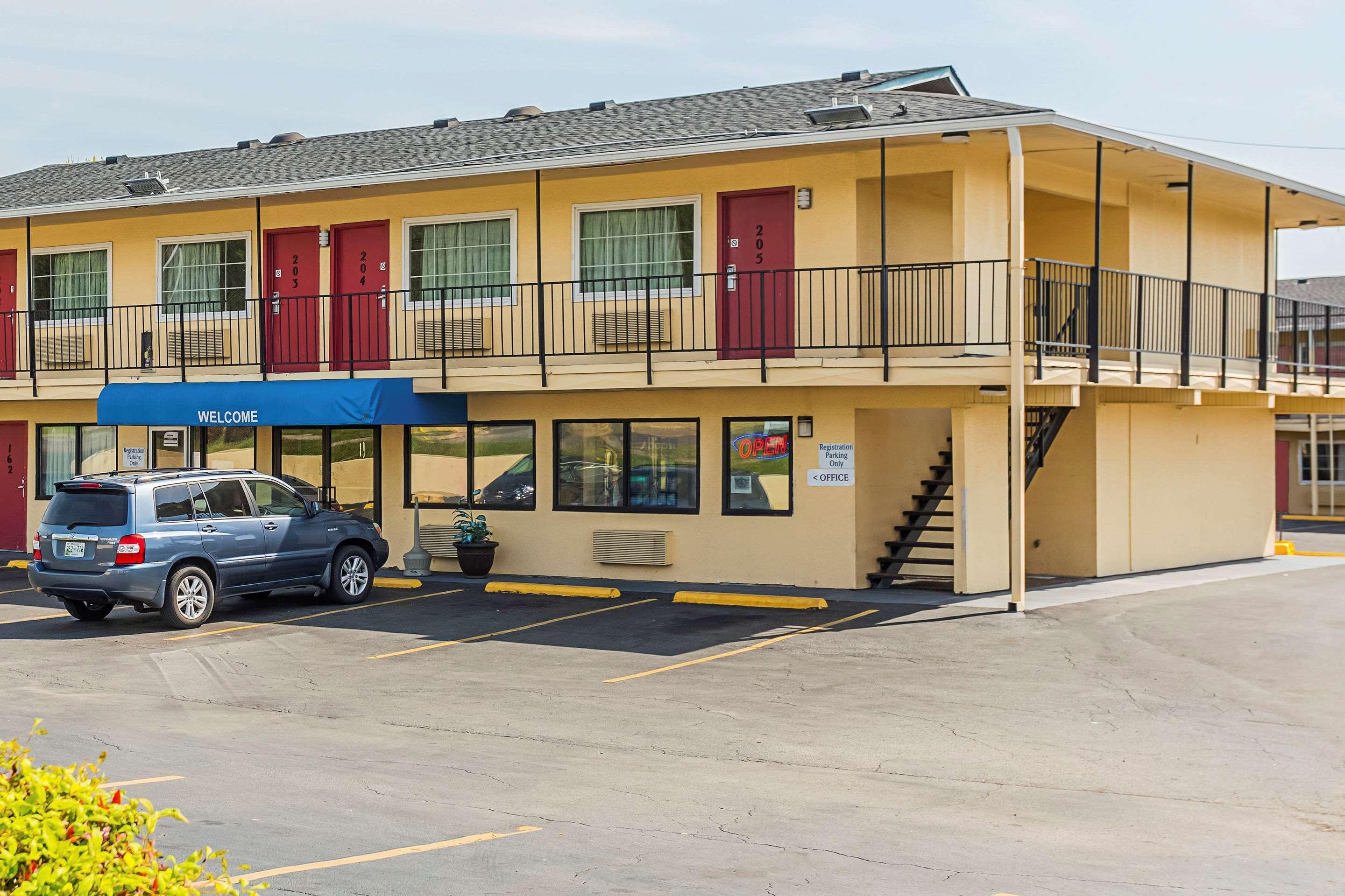 Hotel Rodeway Airport South 2*