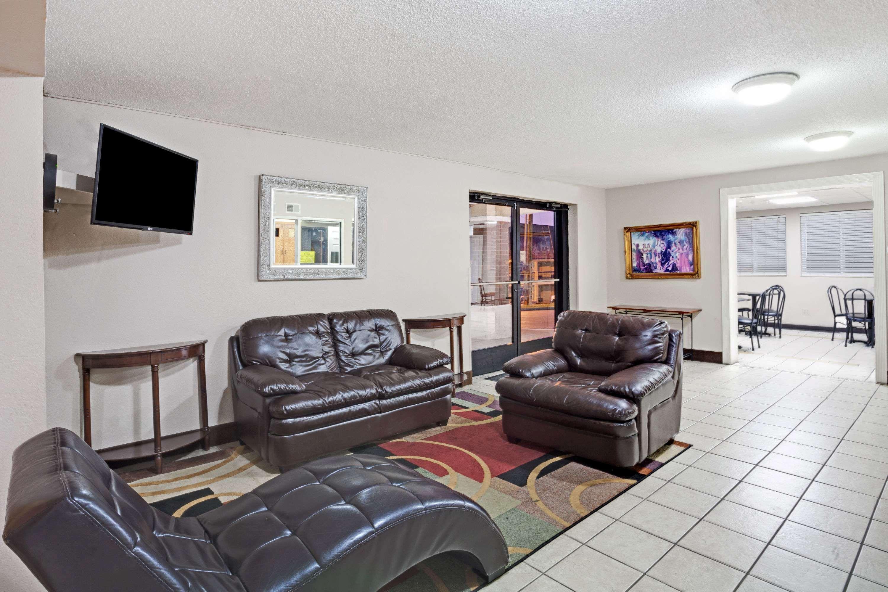 Super 8 By Wyndham Nashville/ Dntn/ Opryland Area Hotel Nashville