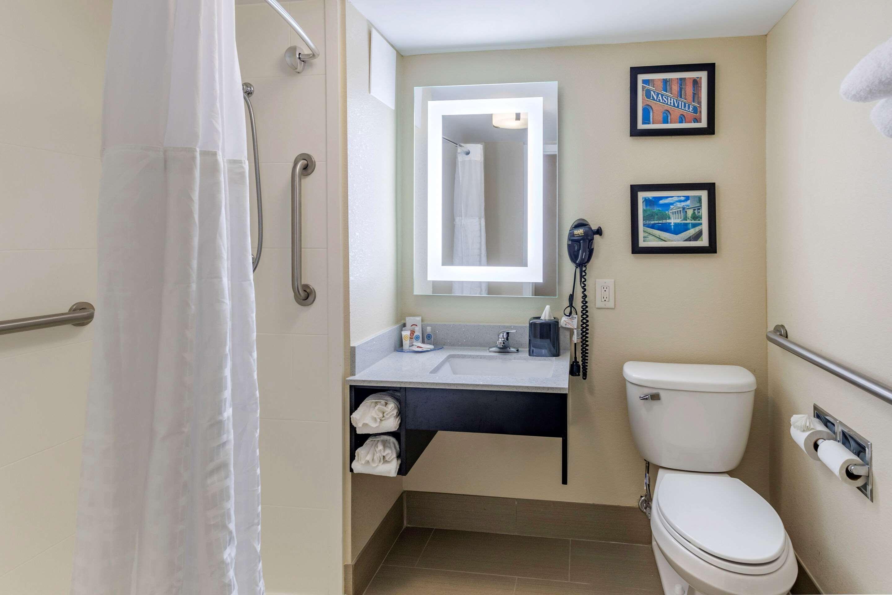 Comfort - Opryland Area 2*