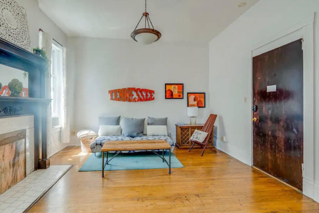 Airy And Bright On Broadway Apartment *