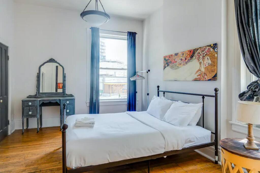 Apartment Airy And Bright On Broadway Nashville