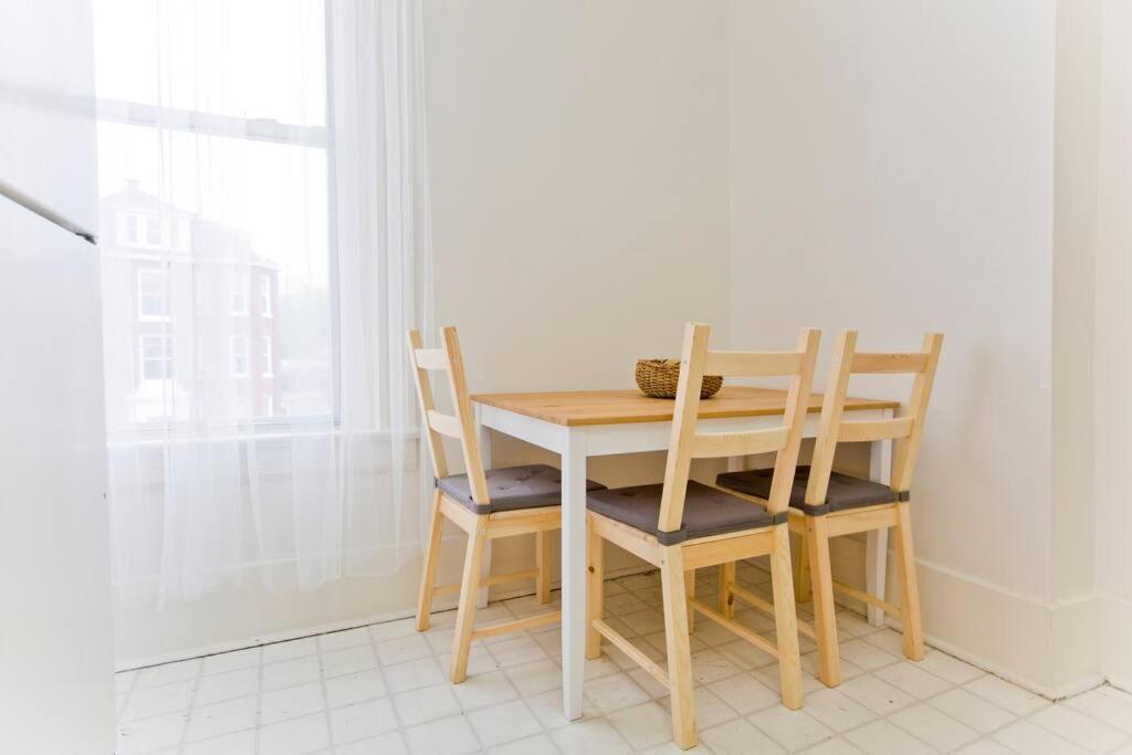 Airy And Bright On Broadway Apartment Nashville