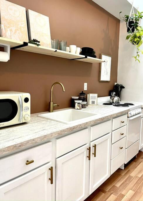 Great In Weho Apartment