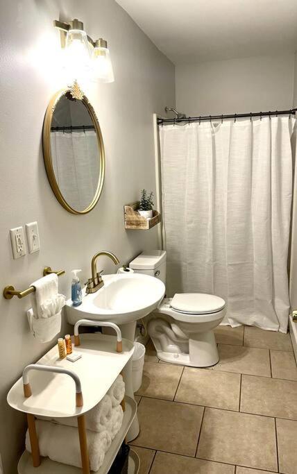 Great In Weho Apartment Nashville