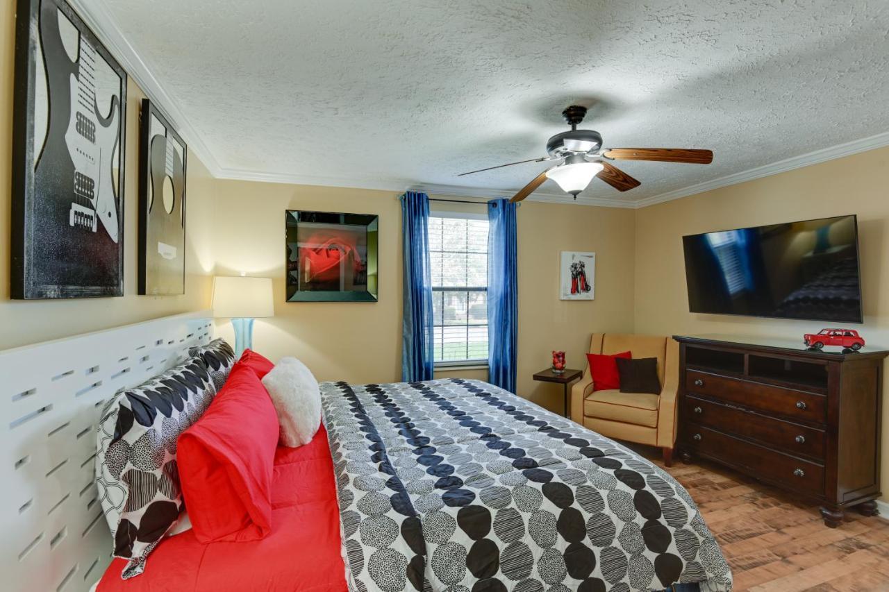 Charming Near Restaurants And Bars! *