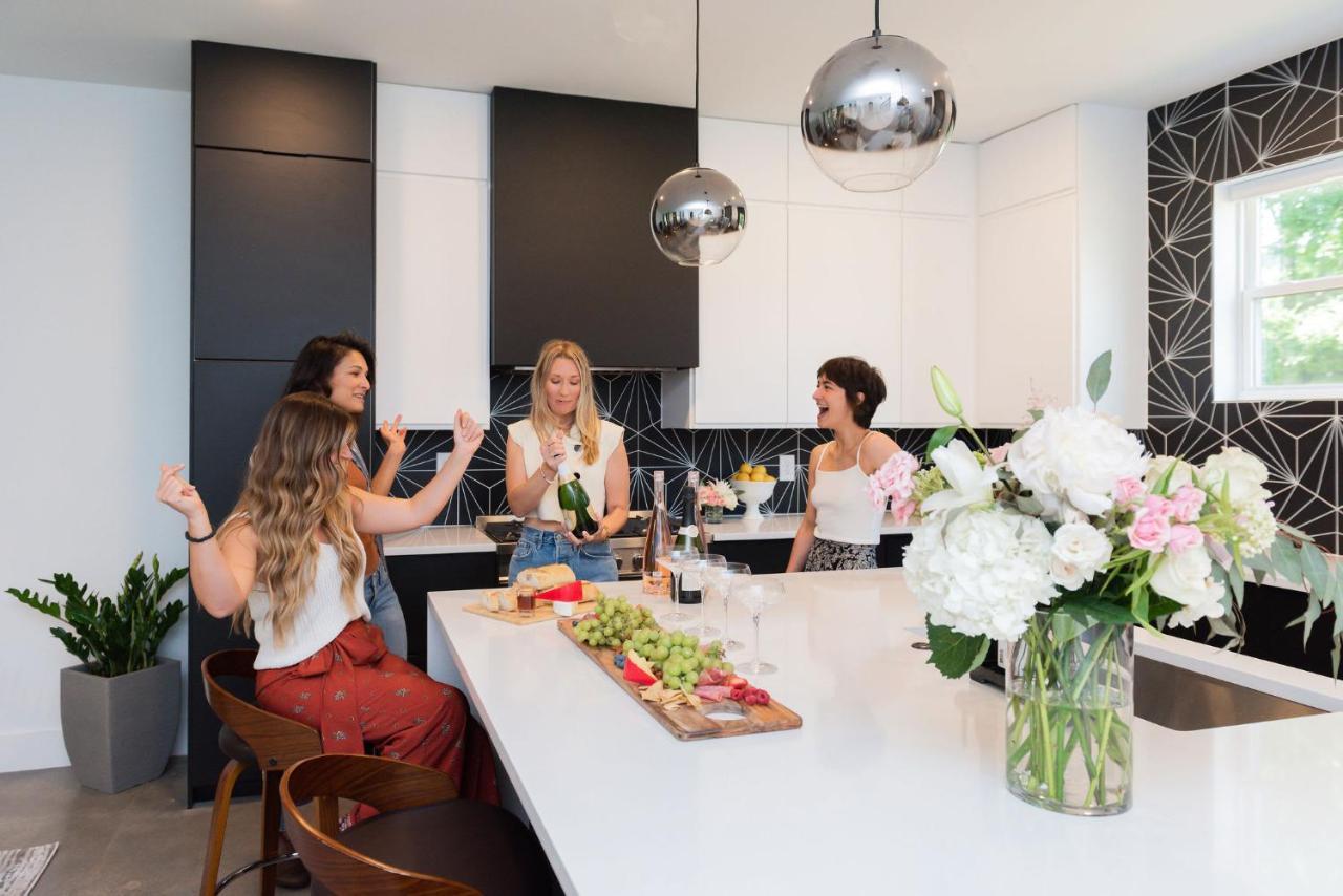 The Adelaide - Luxury Rooftop Retreat In *