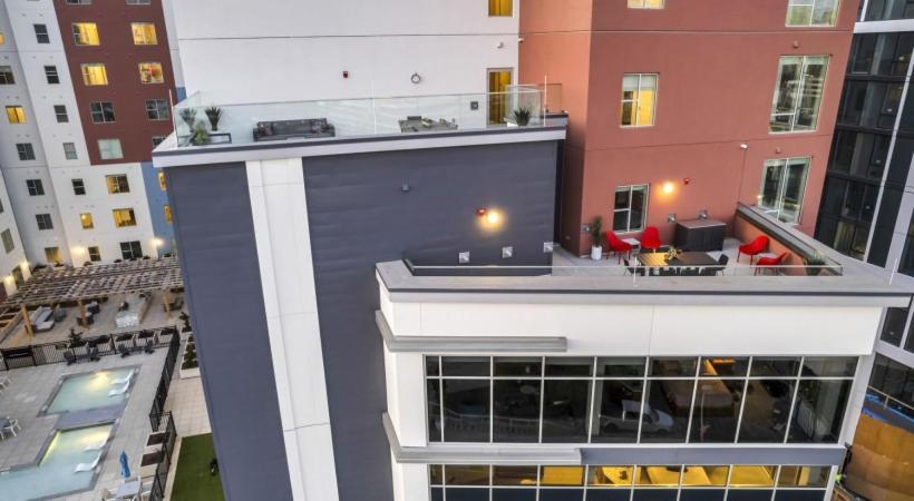 Apartment Billionaire's Nest Penthouse The Gulch