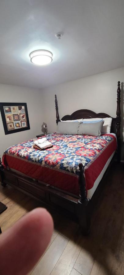 Apartment Captain's Quarters Riverfront #2