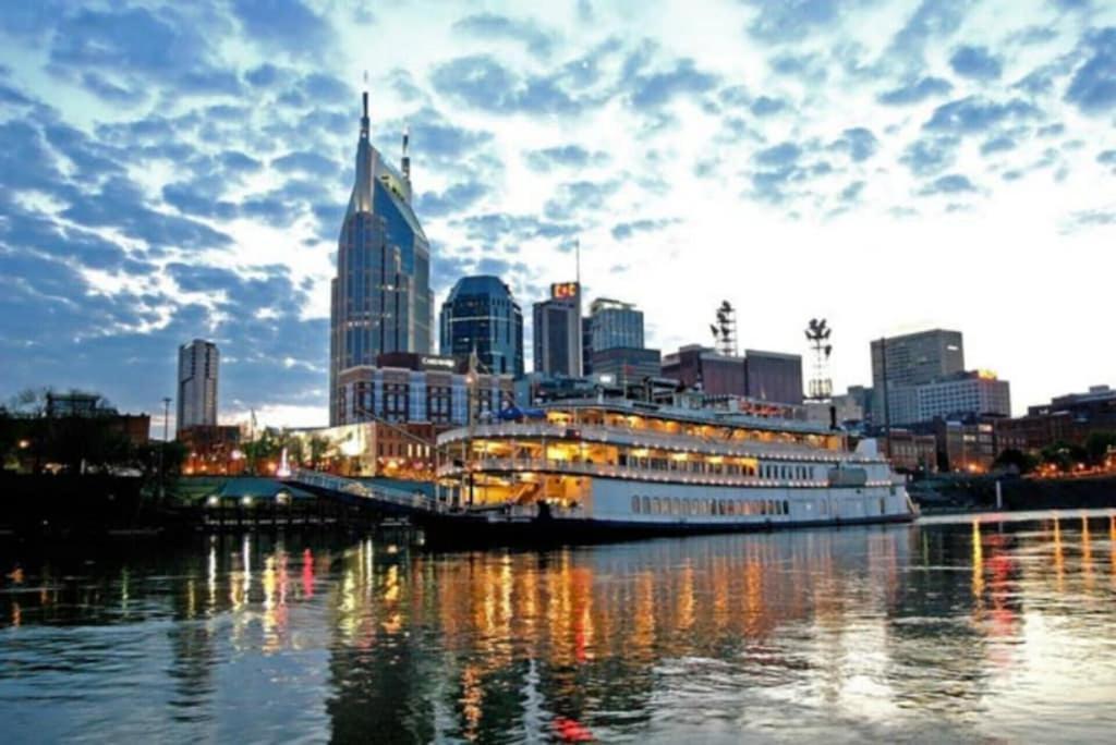 Apartment Heart Of Downtown/walk To Broadway & The Action/bars/music Venues/honky Tonks! *