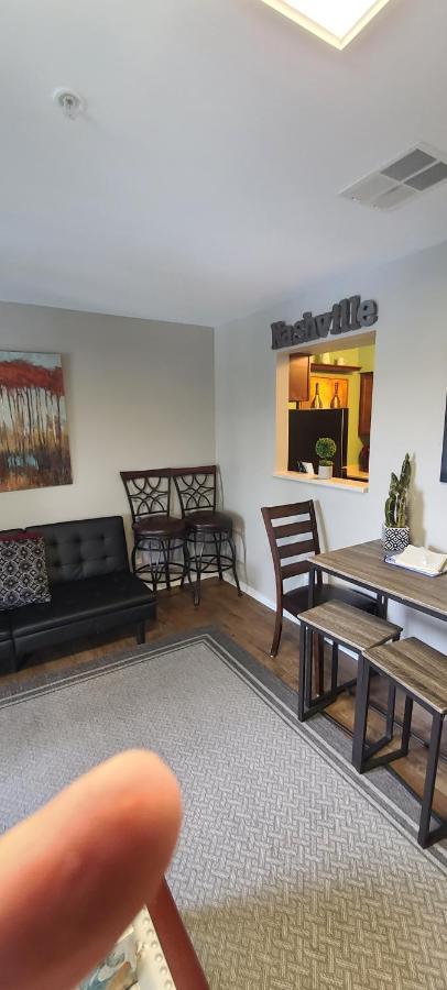 Captain's Quarters Riverfront #2 Apartment