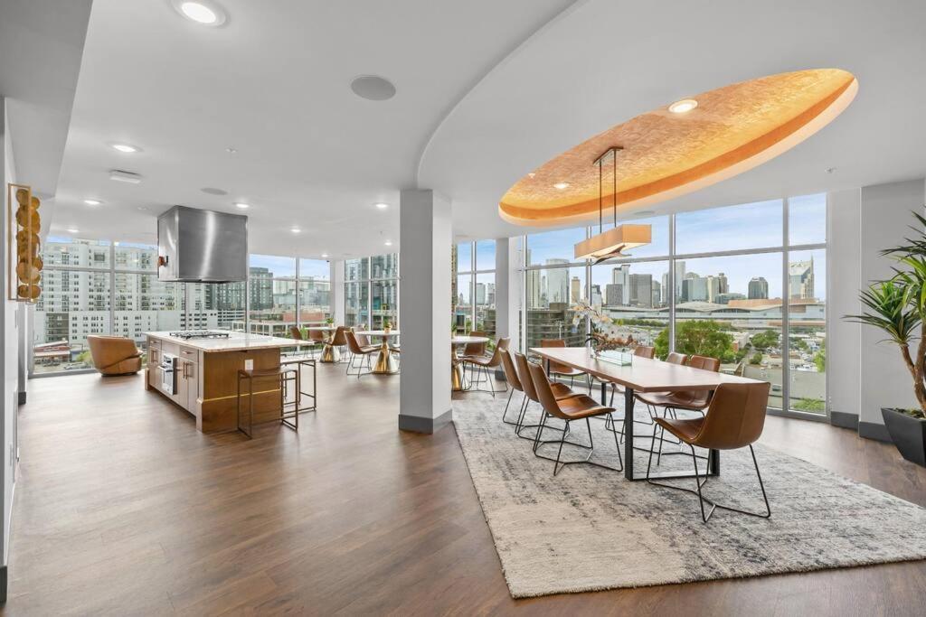 Billionaire's Nest Penthouse The Gulch Apartment