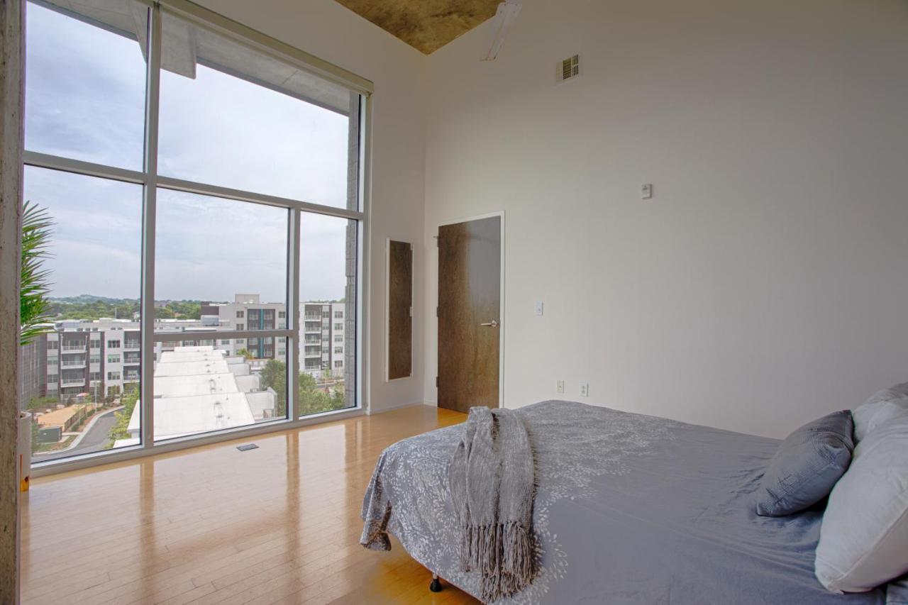 Luxe Two Bedroom Penthouse With Skyline Views, Internet, Gym Nashville