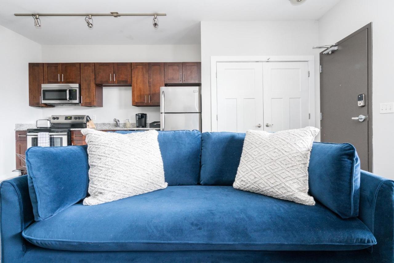 Cozysuites Musicrow Elegant 1br With Free Parking 36 Apartment