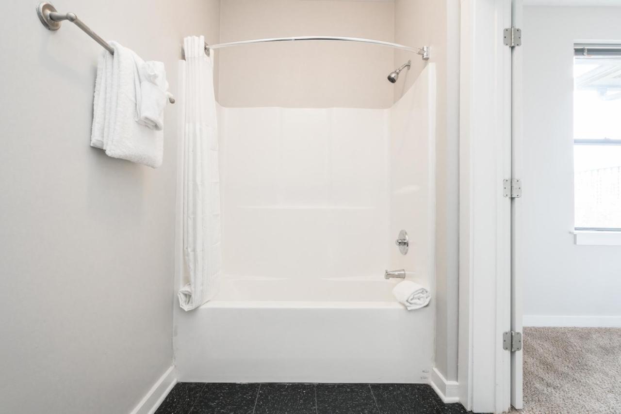 Cozysuites Musicrow Elegant 1br With Free Parking 36 Apartment Nashville