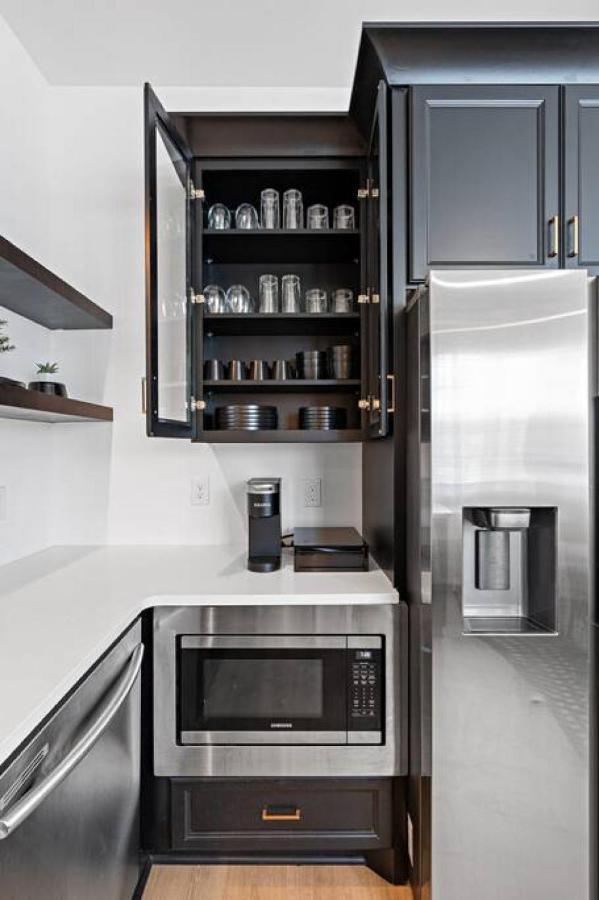 Spacious Modern 4 Bed 2 Bedroom Near Downtown *