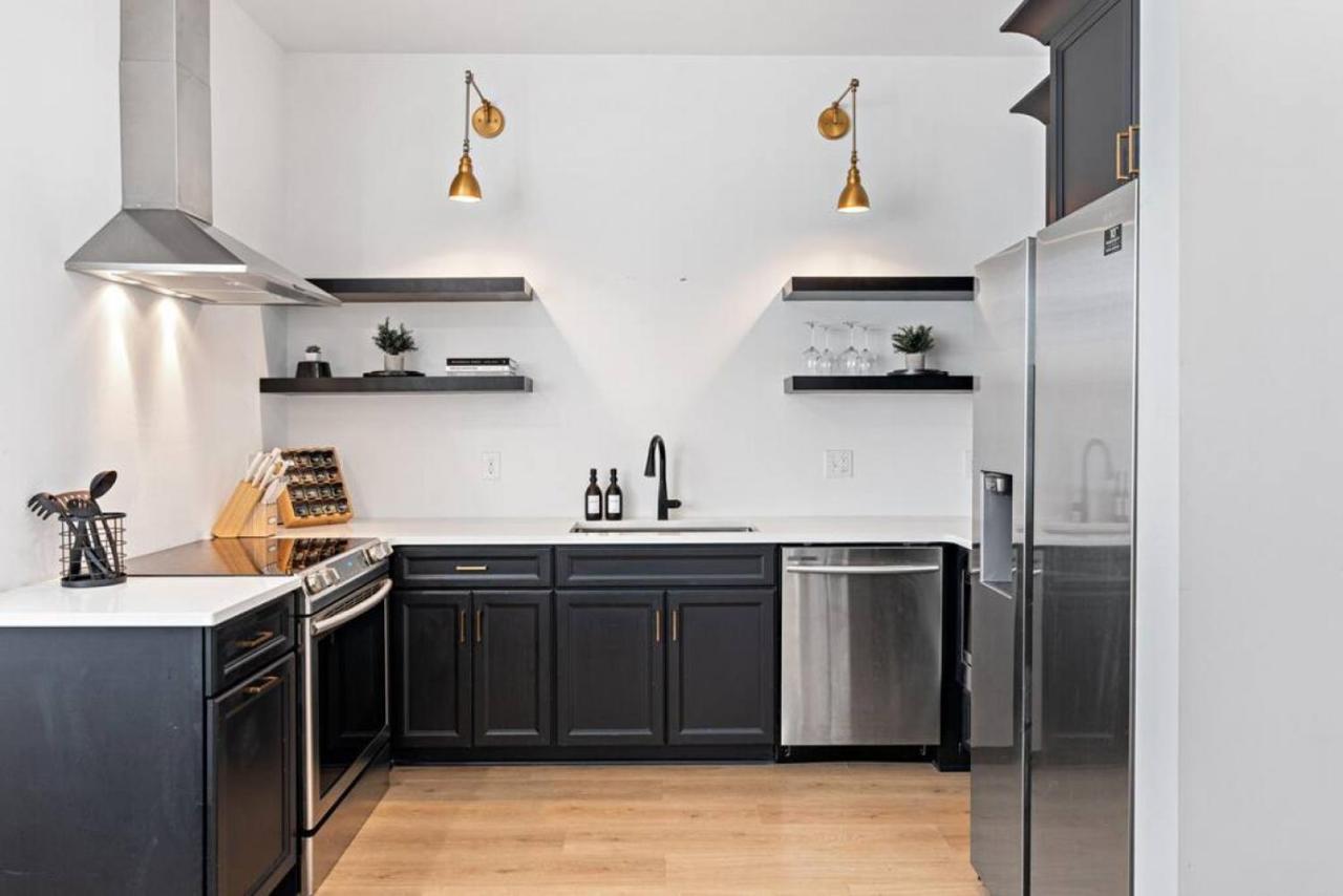 Spacious Modern 4 Bed 2 Bedroom Near Downtown Apartment Nashville