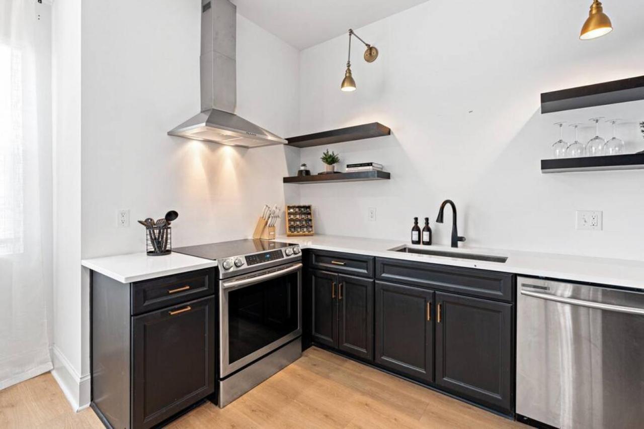 Spacious Modern 4 Bed 2 Bedroom Near Downtown