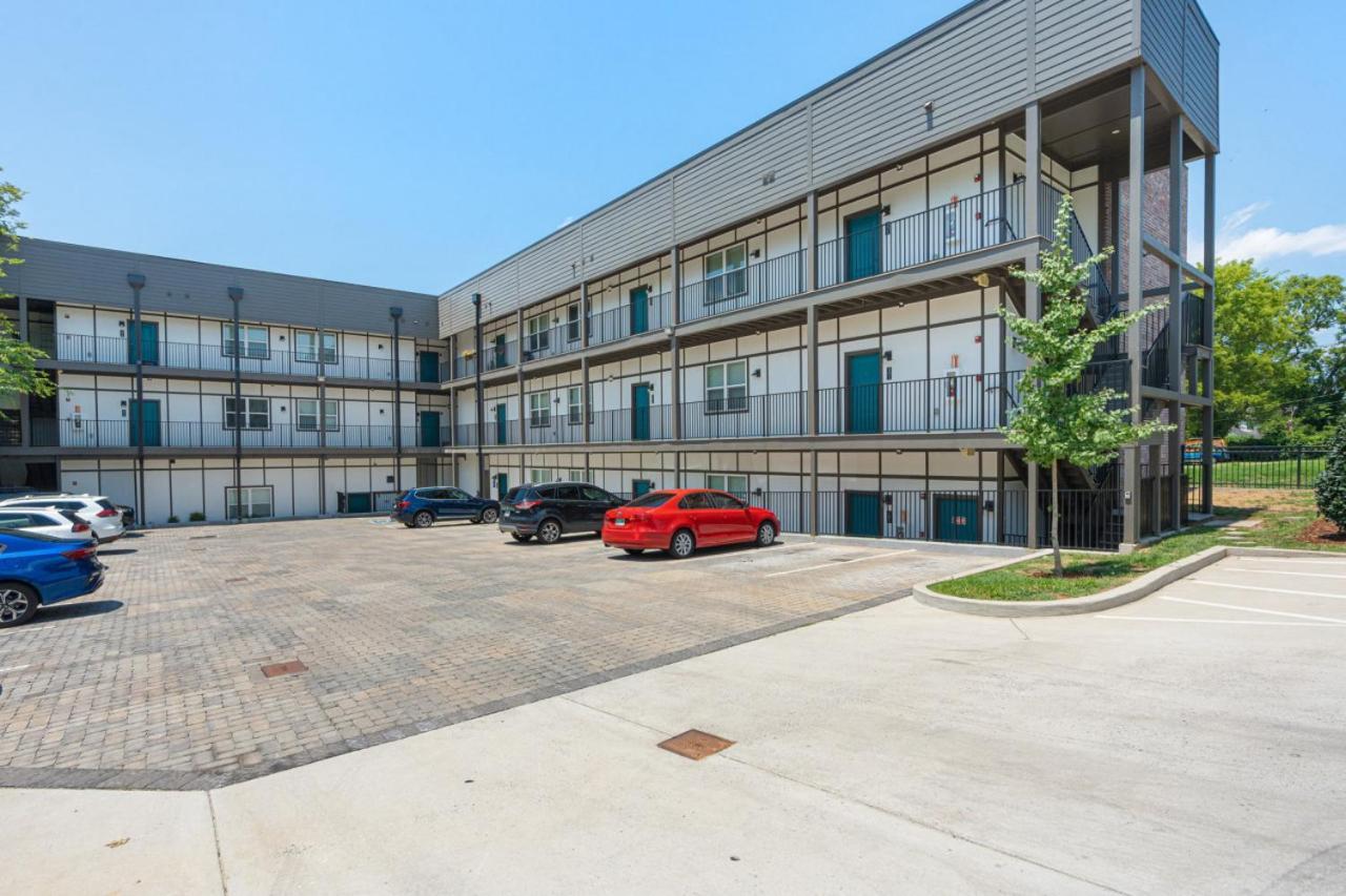 Spacious Modern 4 Bed 2 Bedroom Near Downtown *