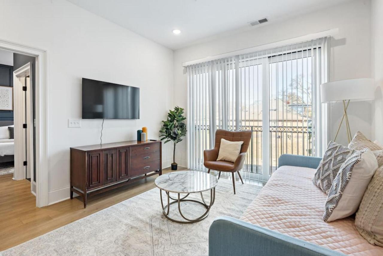 Modern 5 Beds -3 Miles To Downtown Apartment