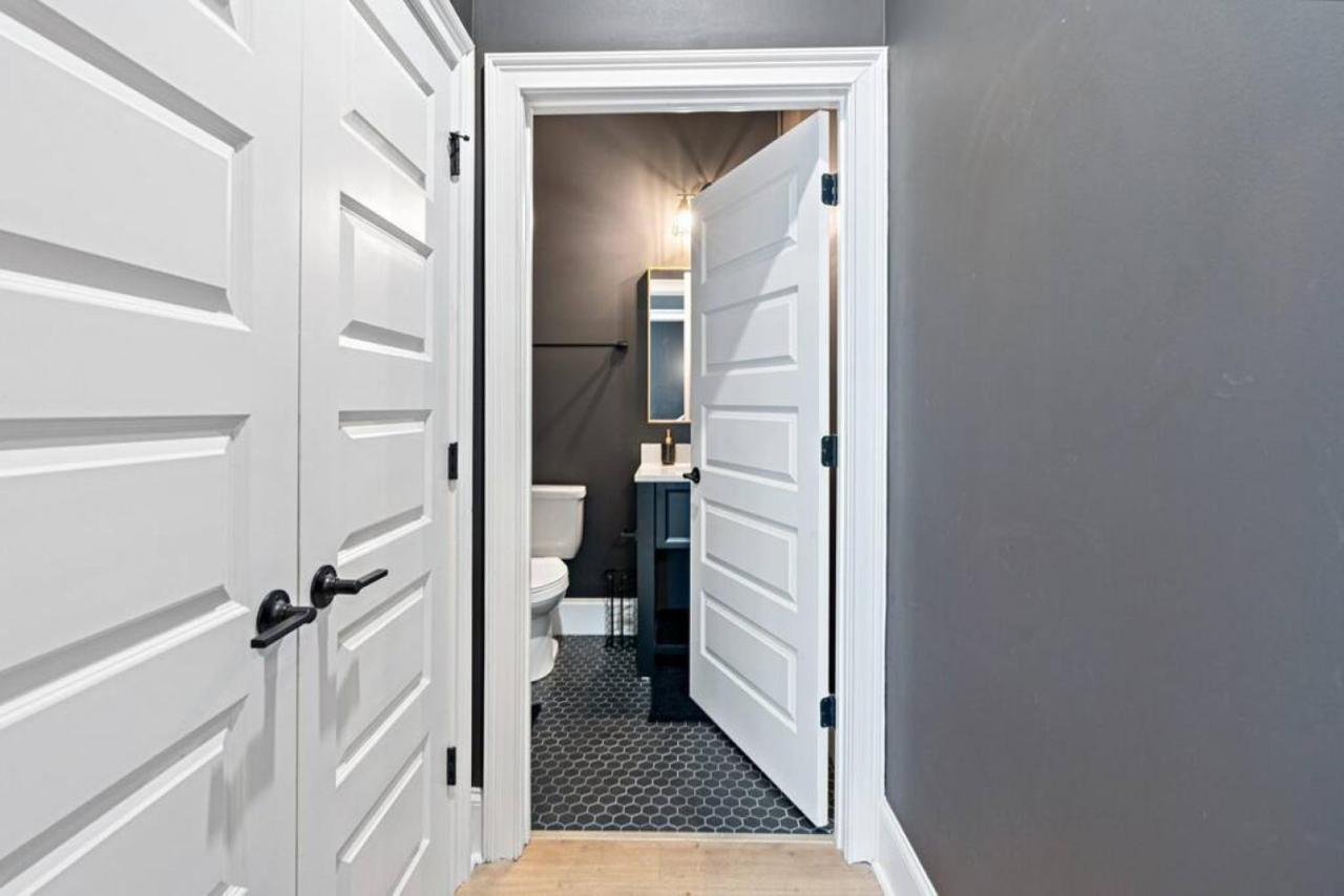 Spacious Modern 4 Bed 2 Bedroom Near Downtown