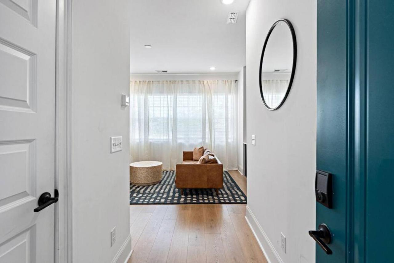 Spacious Modern 4 Bed 2 Bedroom Near Downtown *