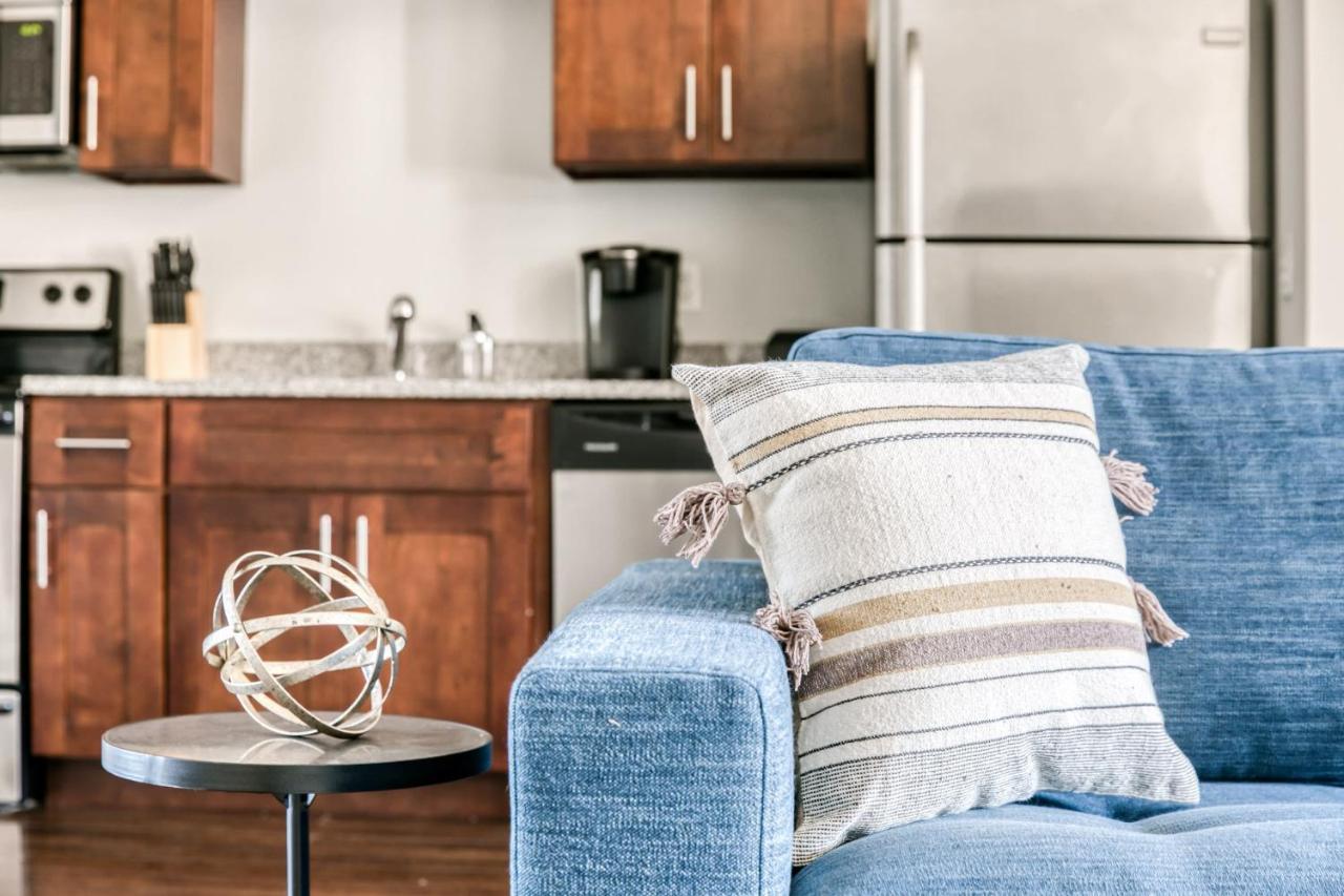 Cozysuites Music Row Modern 1br W Free Parking 17 *