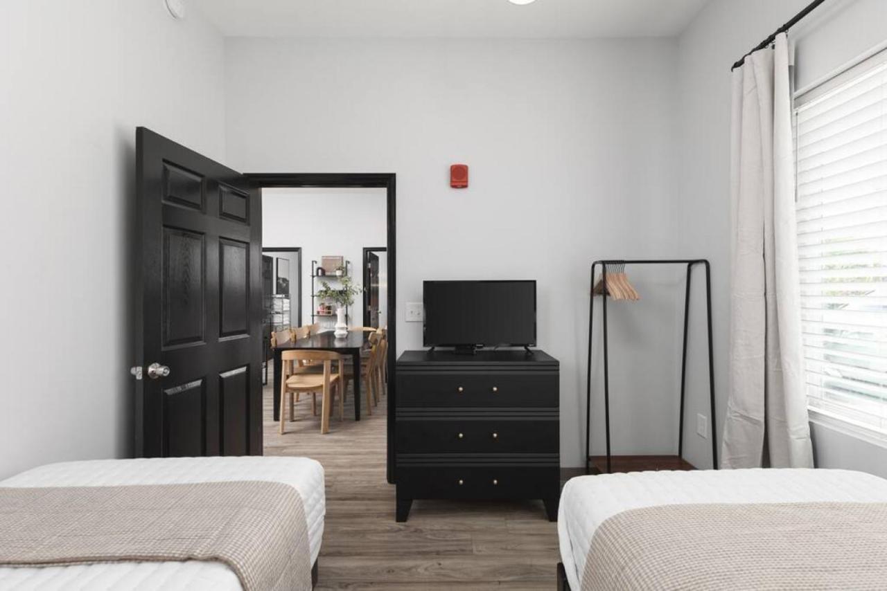 Apartment Modern Comfort 8 Beds, 4 Bedroom Walk To Restaurants, Bars, Coffee Nashville