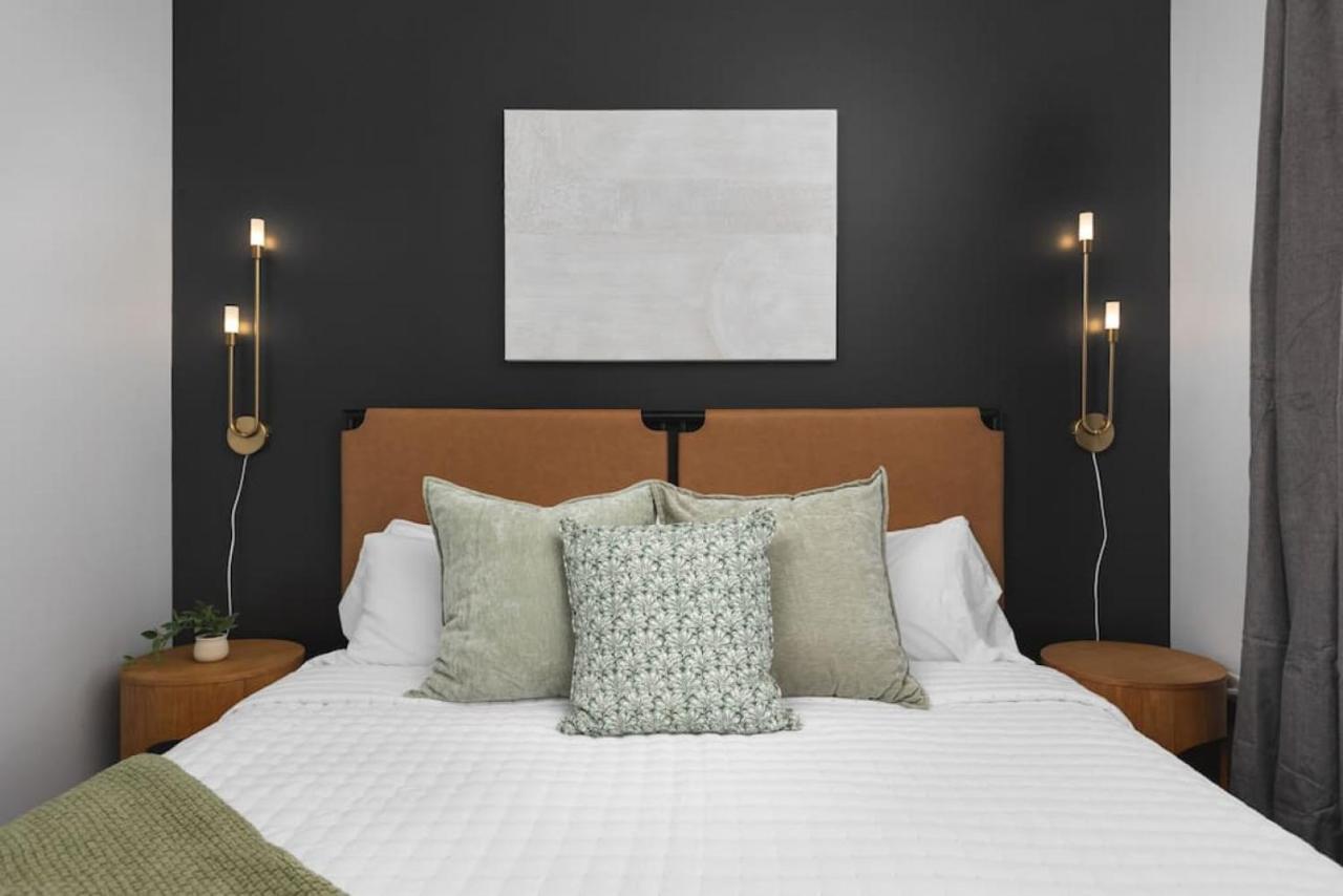 Apartment Modern Comfort 8 Beds, 4 Bedroom Walk To Restaurants, Bars, Coffee *