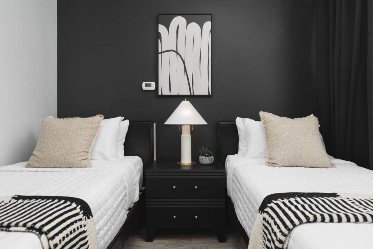 Modern Comfort 8 Beds, 4 Bedroom Walk To Restaurants, Bars, Coffee Apartment