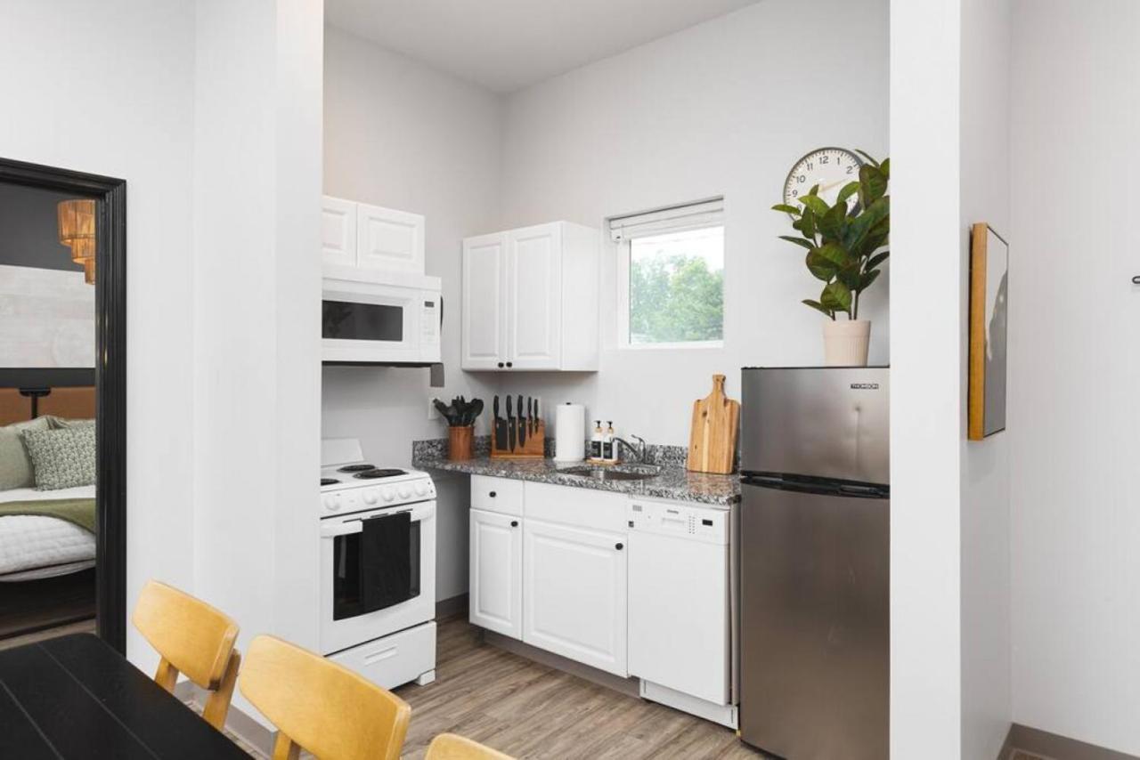 Apartment Modern Comfort 8 Beds, 4 Bedroom Walk To Restaurants, Bars, Coffee