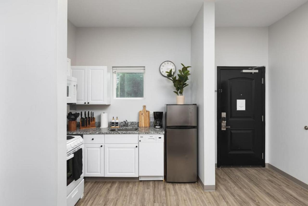 Modern Comfort 8 Beds, 4 Bedroom Walk To Restaurants, Bars, Coffee Apartment Nashville
