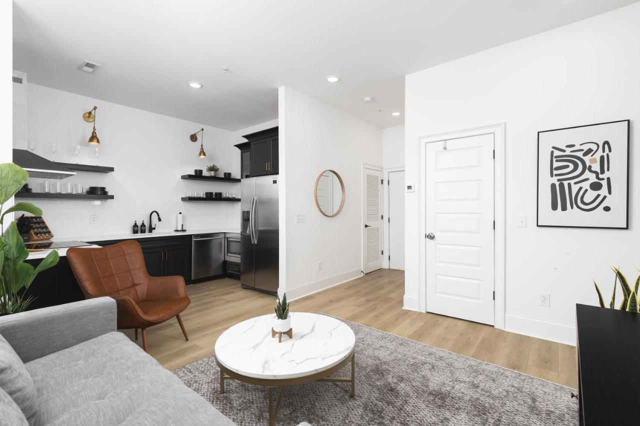 Comfy New 5 Bed 2 Bedroom Close To Downtown Nashville