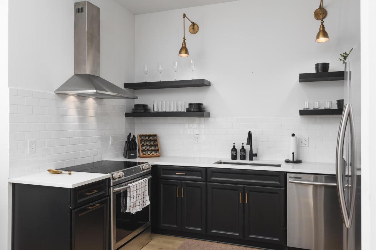 Comfy New 5 Bed 2 Bedroom Close To Downtown *