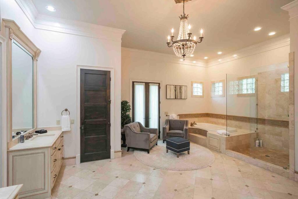Supreme Luxury For Discerning Tastes Holiday home *