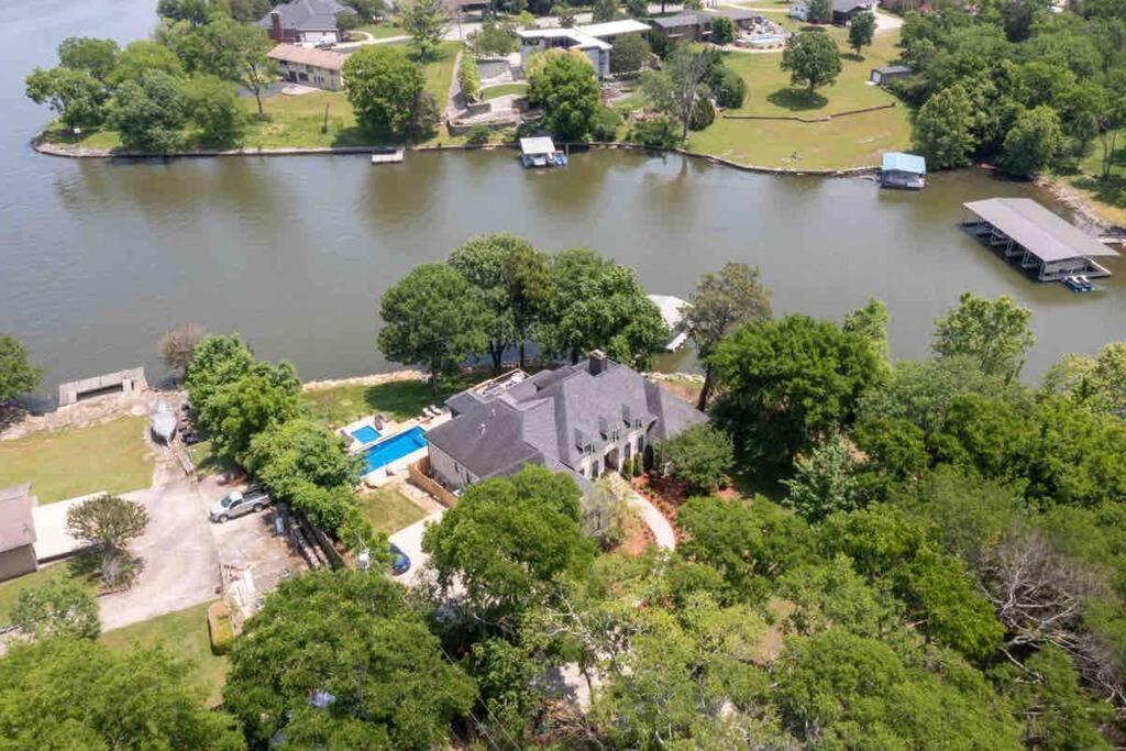 Luxury@lake Mansion Pool/hot Tub For Discerning Tastes Holiday home *
