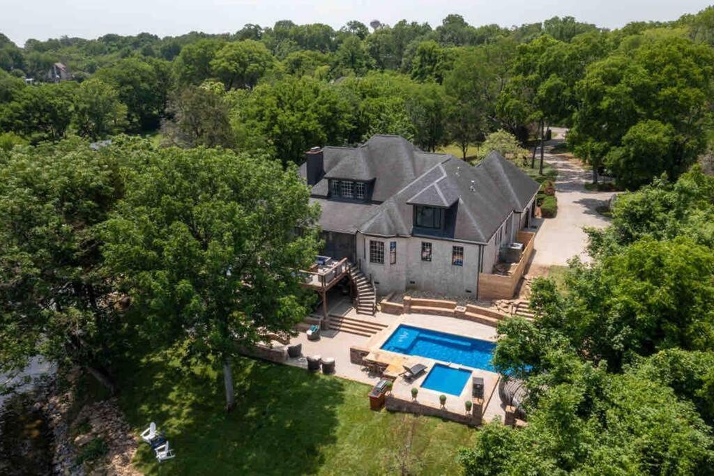 Luxury@lake Mansion Pool/hot Tub For Discerning Tastes Nashville