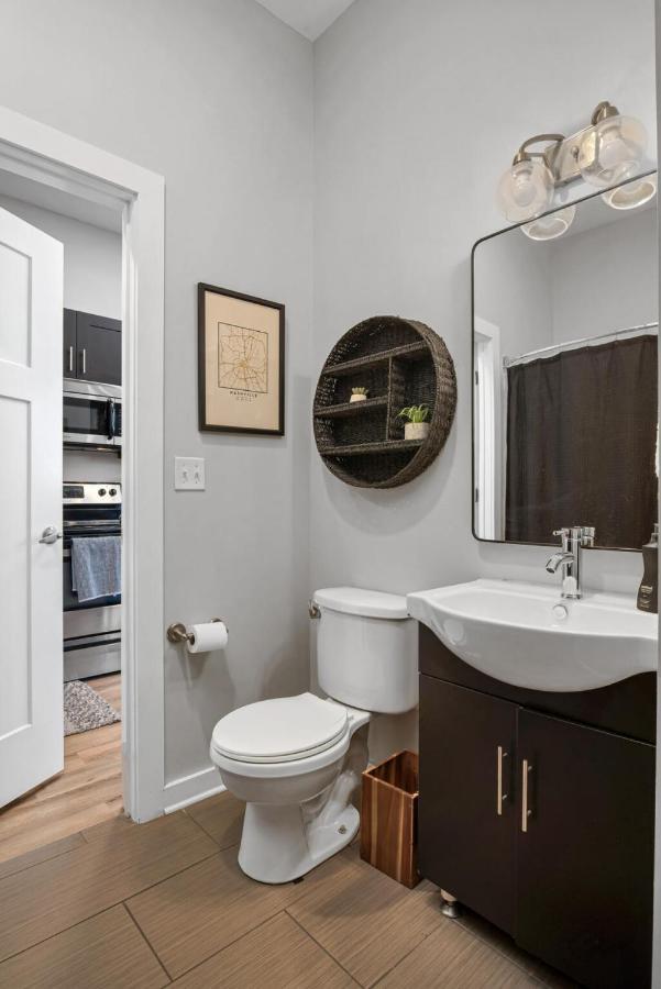 Stylish 2 Bedroom 3 Bed Near Restaurants And Vandy Nashville