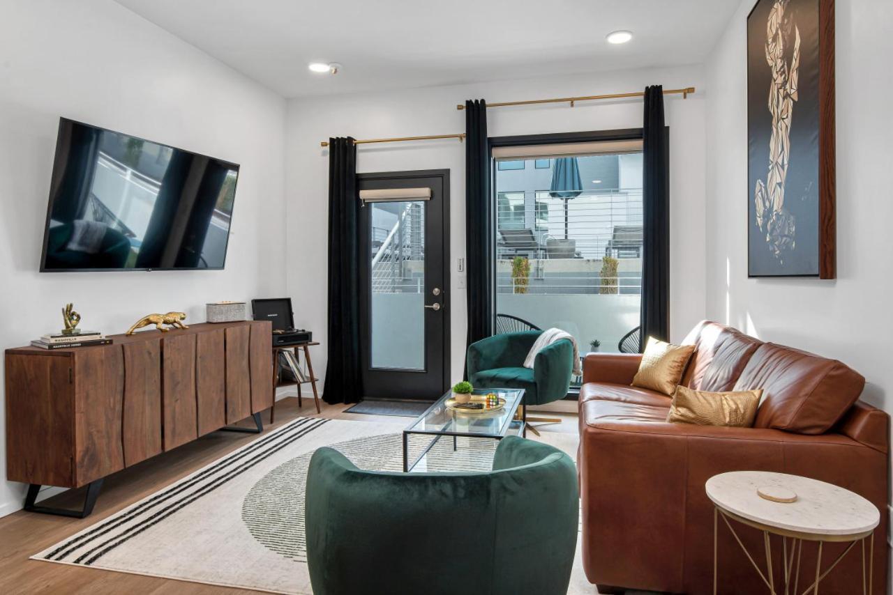 Upscale Cozy With Pool, Patio, Parking
