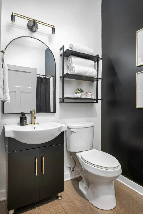 2 Bedroom, 4 Bed Near Vanderbilt, Belmont, Free Parking Near Restaurants, Shopping, Bars Nashville