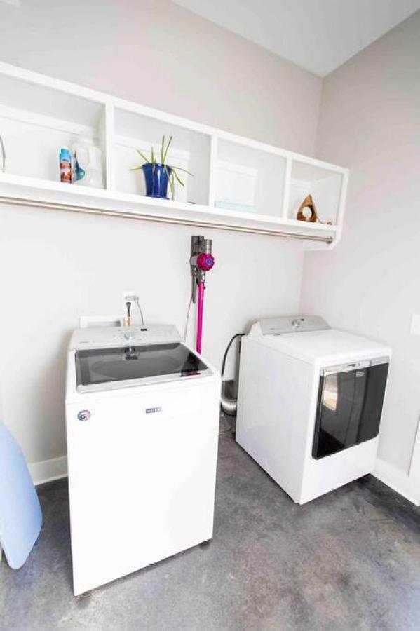 Modern Luxury With Rooftop Deck, 3 Mi To Downtown * Nashville