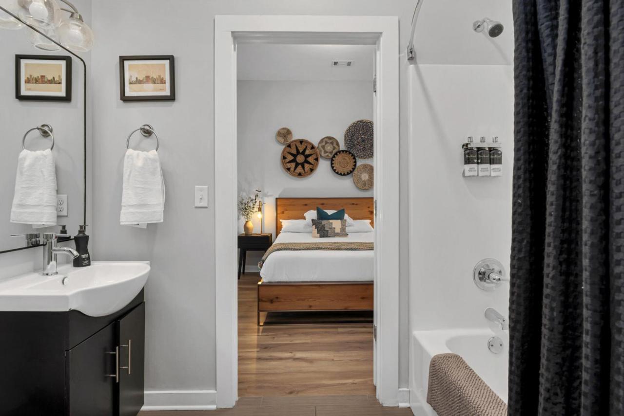 Stylish 2 Bedroom 3 Bed Near Restaurants And Vandy Holiday home Nashville