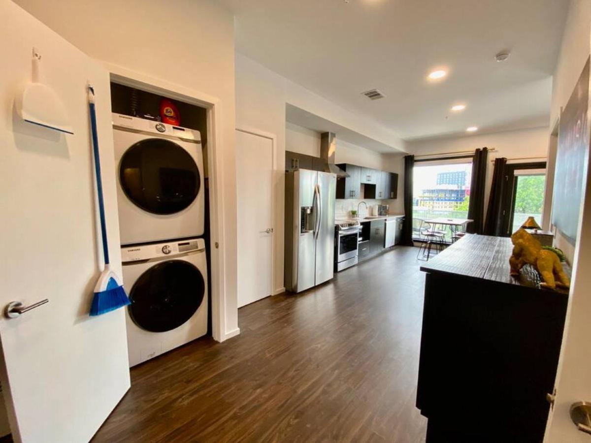 Chic Modern Pool, Patio, Parking * Nashville