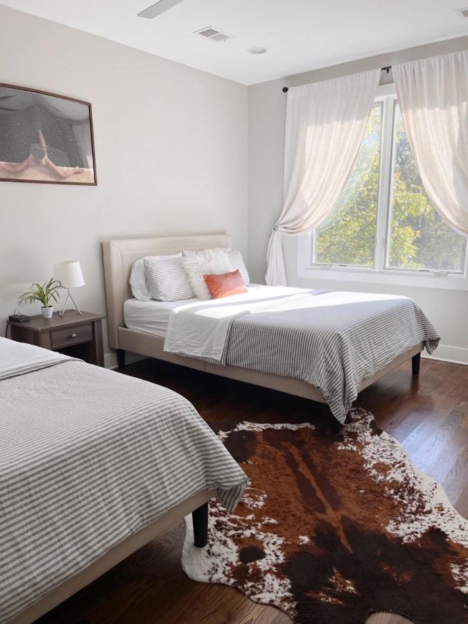 Modern Luxury With Rooftop Deck, 3 Mi To Downtown Holiday home *