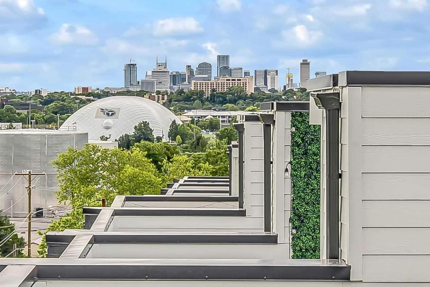 Holiday home Rooftop Skyline Views Dt Nash Sleeps 12 *