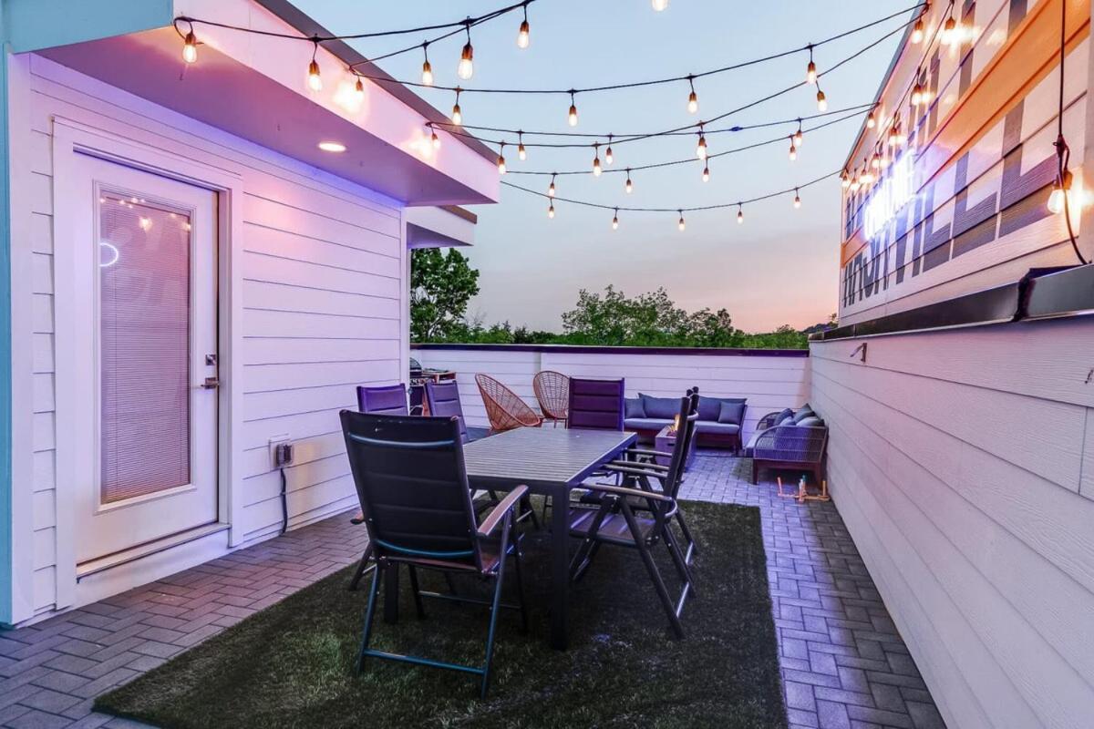 Open Late Nash Rooftop Views Near Downtown Holiday home *