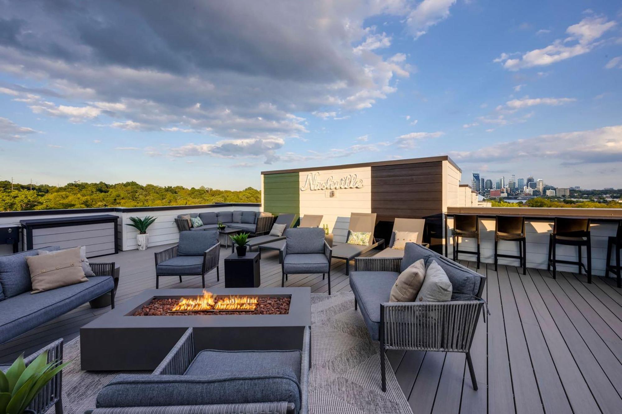 Holiday home Rooftop Skyline Views Dt Nash Sleeps 12 Nashville